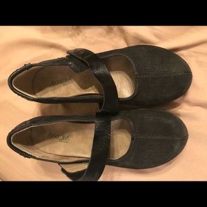 Black Axxiom brand shoes